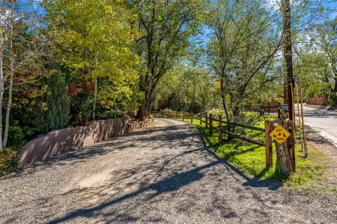 411 Camino Don Miguel, Santa Fe, NM 87505