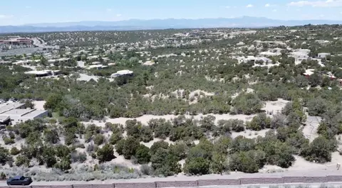 1130 Tano Del Este, Santa Fe, NM 87506