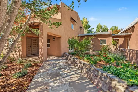 224 Simpson, Taos, NM 87571