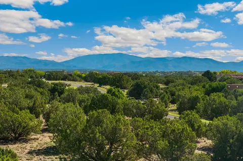 27 Koshari, Santa Fe, NM 87506