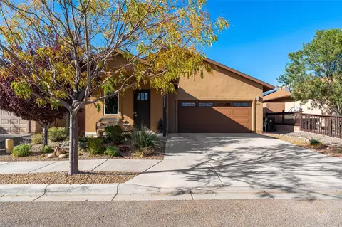 5315 Via Del Cielo, Santa Fe, NM 87507