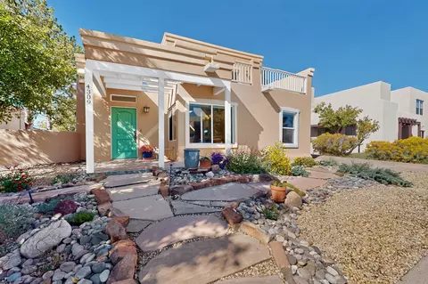 4309 Vuelta Dorado, Santa Fe, NM 87507