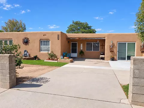 2119 Los Pinos Ct, Santa Fe, NM 87505