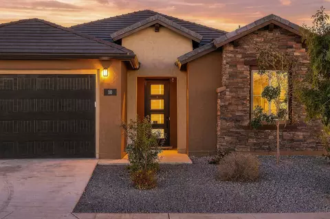 10 Wirecrest Ln, Santa Fe, NM 87508