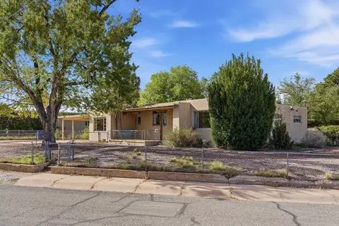 1104 San Felipe Ave, Santa Fe, NM 87505