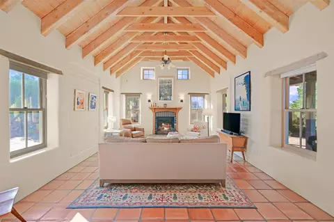 125 Camino Acote, Santa Fe, NM 87508