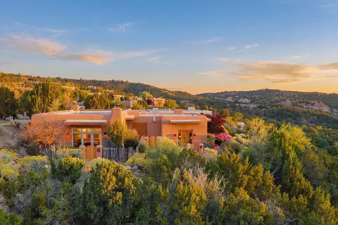 38 Lodge Trl #G, Santa Fe, NM 87506