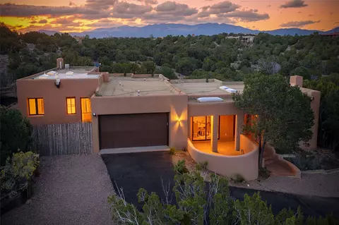 4 Blanket Flower Cir, Santa Fe, NM 87506