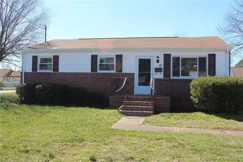 19 Sharon Ct, Hampton, VA 23666 photo 2
