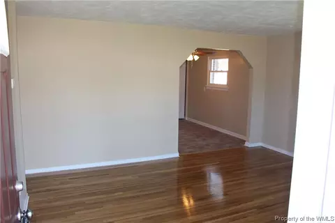19 Sharon Ct, Hampton, VA 23666 photo 4