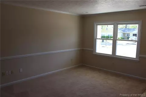 36 Sandy Lake Dr, Hampton, VA 23666 photo 4
