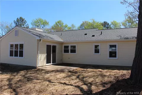 36 Sandy Lake Dr, Hampton, VA 23666 photo 15