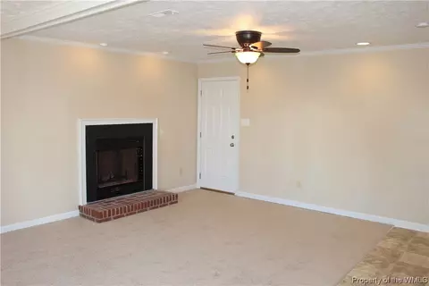 36 Sandy Lake Dr, Hampton, VA 23666 photo 7