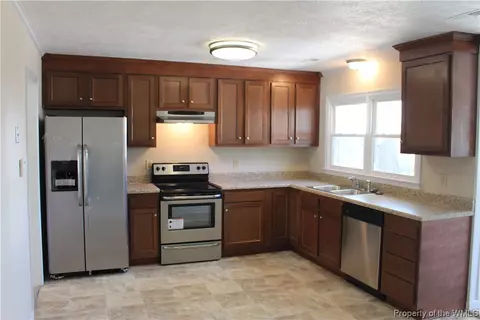 36 Sandy Lake Dr, Hampton, VA 23666 photo 5
