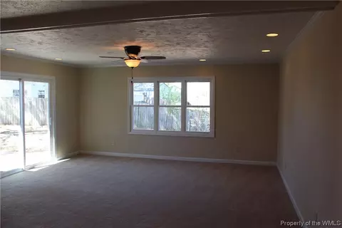 36 Sandy Lake Dr, Hampton, VA 23666 photo 8