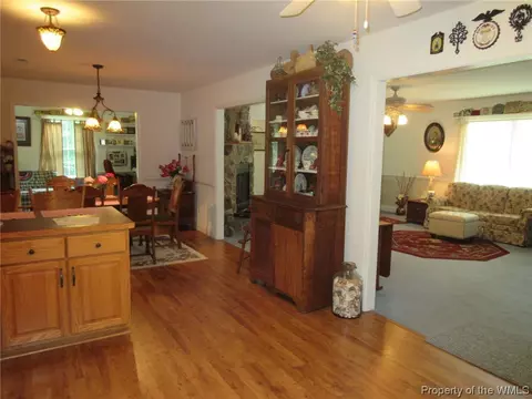 3038 The Point Dr, Lanexa, VA 23089 photo 6
