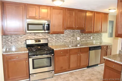 2208 Rawood Dr, Hampton, VA 23663 photo 7