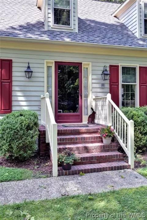 121 Daingerfield Rd, Williamsburg, VA 23185 photo 3