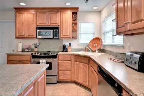 2 Elite Ct, Hampton, VA 23666 photo 18