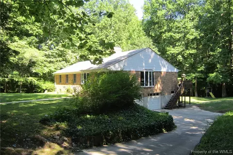 10033 Indian Rd, Gloucester, VA 23061 photo 3