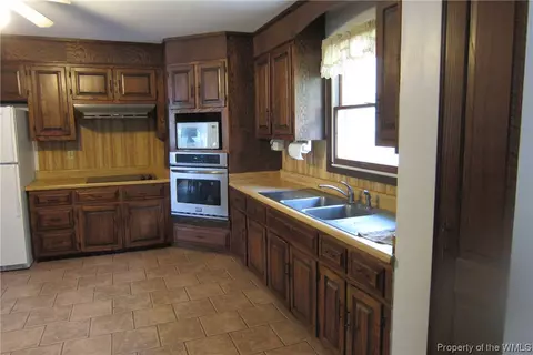 10033 Indian Rd, Gloucester, VA 23061 photo 9