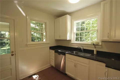 706 Powell St, Williamsburg, VA 23185 photo 5