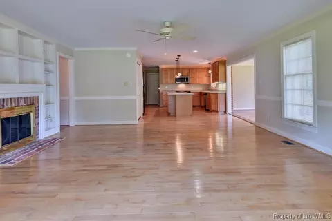 101 Thomas Dl, Williamsburg, VA 23185 photo 3