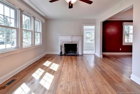 115 Ocanoe Pl, Hampton, VA 23661 photo 4