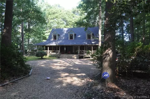 4841 Rosewell Dr, Gloucester, VA 23061 photo 10
