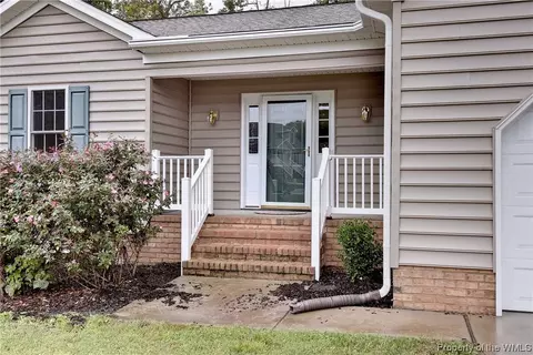 7181 Jeffrey Dr, Gloucester, VA 23061 photo 3