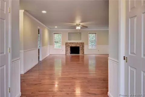 7181 Jeffrey Dr, Gloucester, VA 23061 photo 4