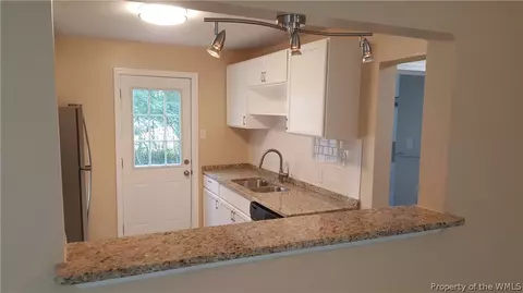 107 Bethune Dr, Williamsburg, VA 23185 photo 9