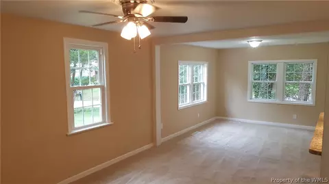 107 Bethune Dr, Williamsburg, VA 23185 photo 5