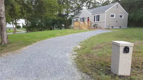 107 Bethune Dr, Williamsburg, VA 23185 photo 2