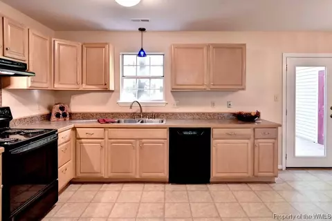 4 Digges Ct, Williamsburg, VA 23188 photo 8