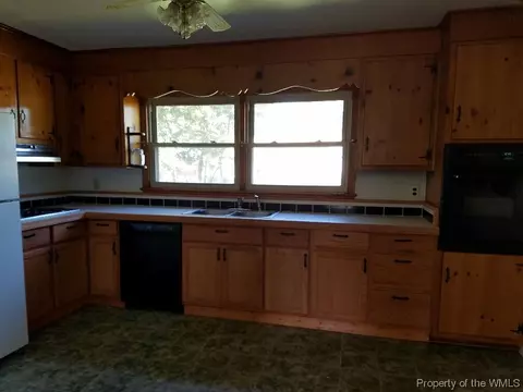 19 Eastlawn Dr, Hampton, VA 23664 photo 3