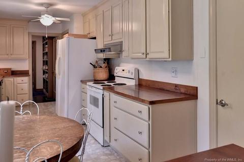 283 E Queens Dr, Williamsburg, VA 23185 photo 17