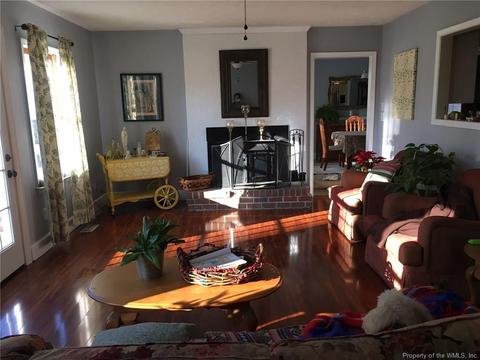10042 Skillman Ln, Gloucester, VA 23061 photo 5