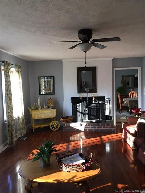 10042 Skillman Ln, Gloucester, VA 23061 photo 3