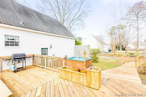 7484 Tyndall Dr, Gloucester Point, VA 23062 photo 32