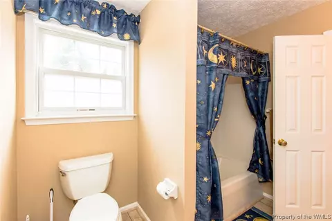 7484 Tyndall Dr, Gloucester Point, VA 23062 photo 14