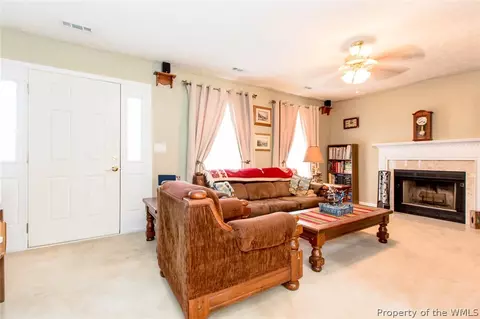 7484 Tyndall Dr, Gloucester Point, VA 23062 photo 6