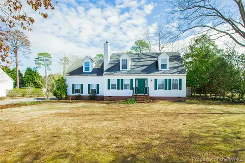 7484 Tyndall Dr, Gloucester Point, VA 23062 photo 1