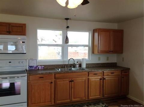 59 Randolph St, Topping, VA 23169 photo 5