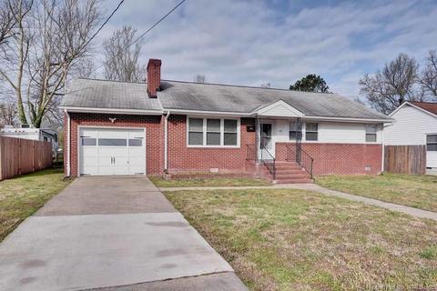 107 Winchester Dr, Hampton, VA 23666 photo 2
