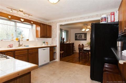 111 Chestnut Dr, Williamsburg, VA 23185 photo 8