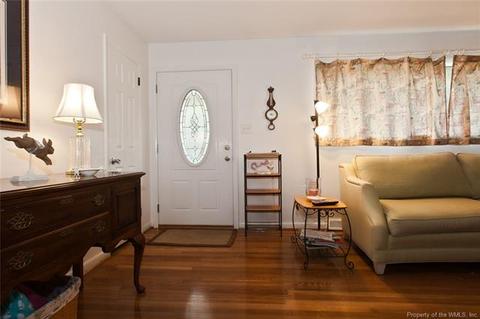 111 Chestnut Dr, Williamsburg, VA 23185 photo 4