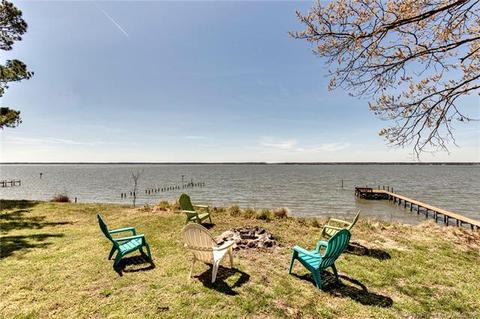4664 Groh Ln, Gloucester, VA 23061 photo 4