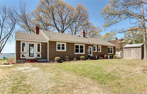 4664 Groh Ln, Gloucester, VA 23061 photo 1