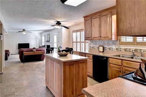 1720 Piazza Pl, Hampton, VA 23666 photo 7